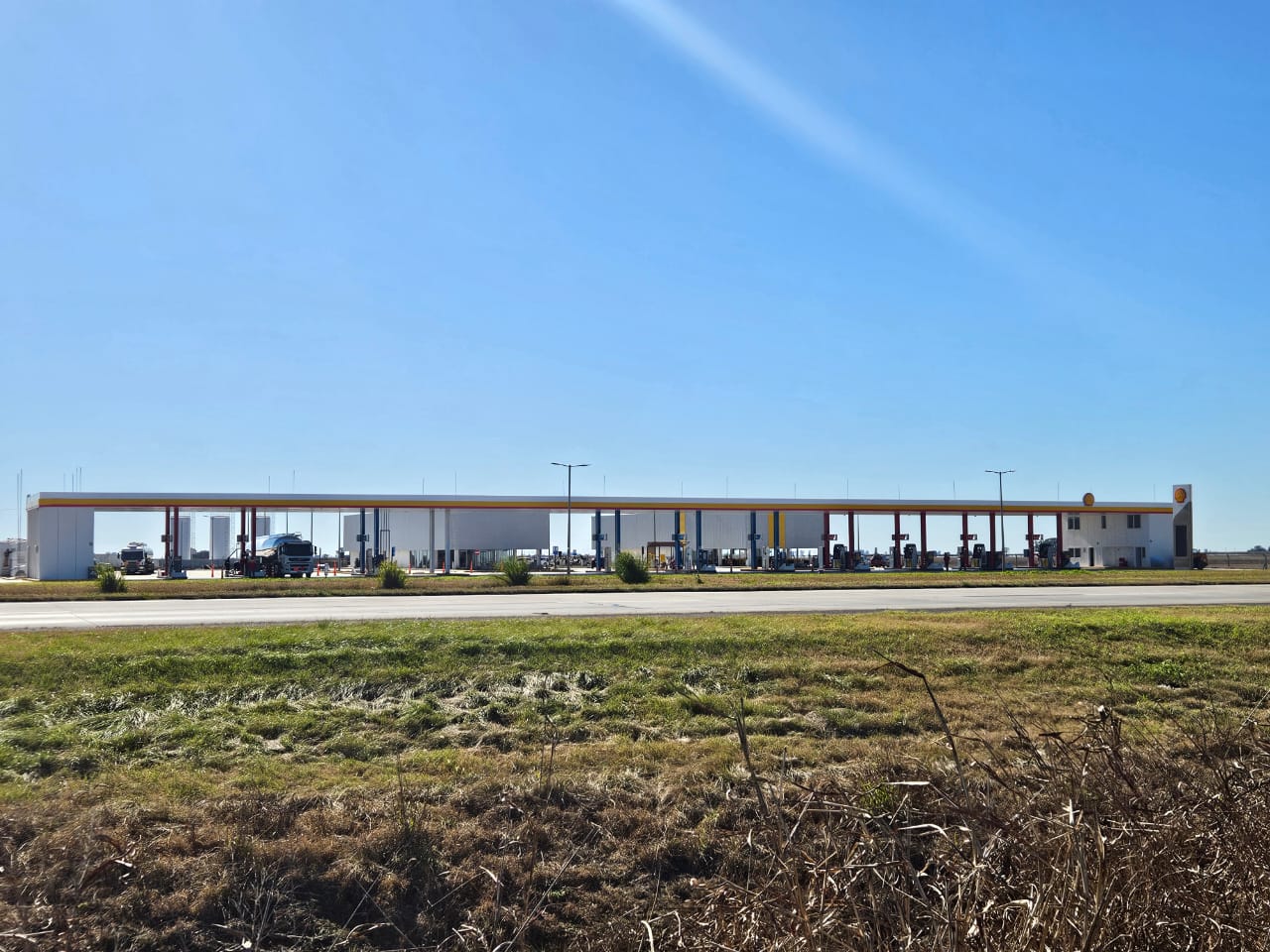 Mega estación de servicio plantó bandera sobre la autopista Rosario-Córdoba